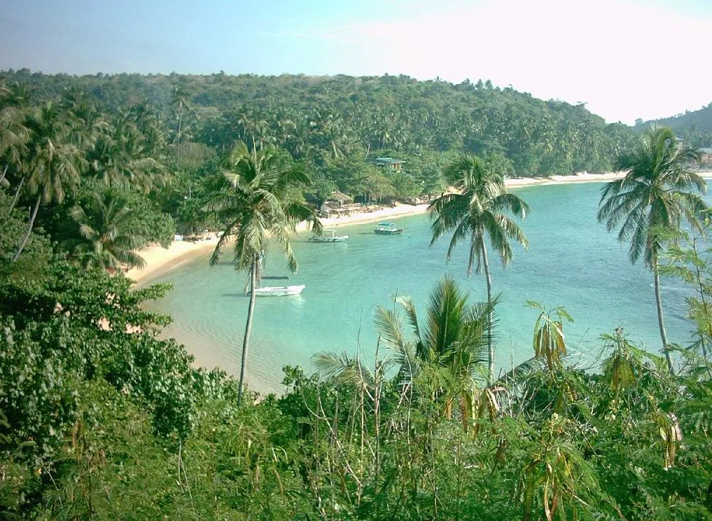 Tropical Sri Lankan beach hopping
