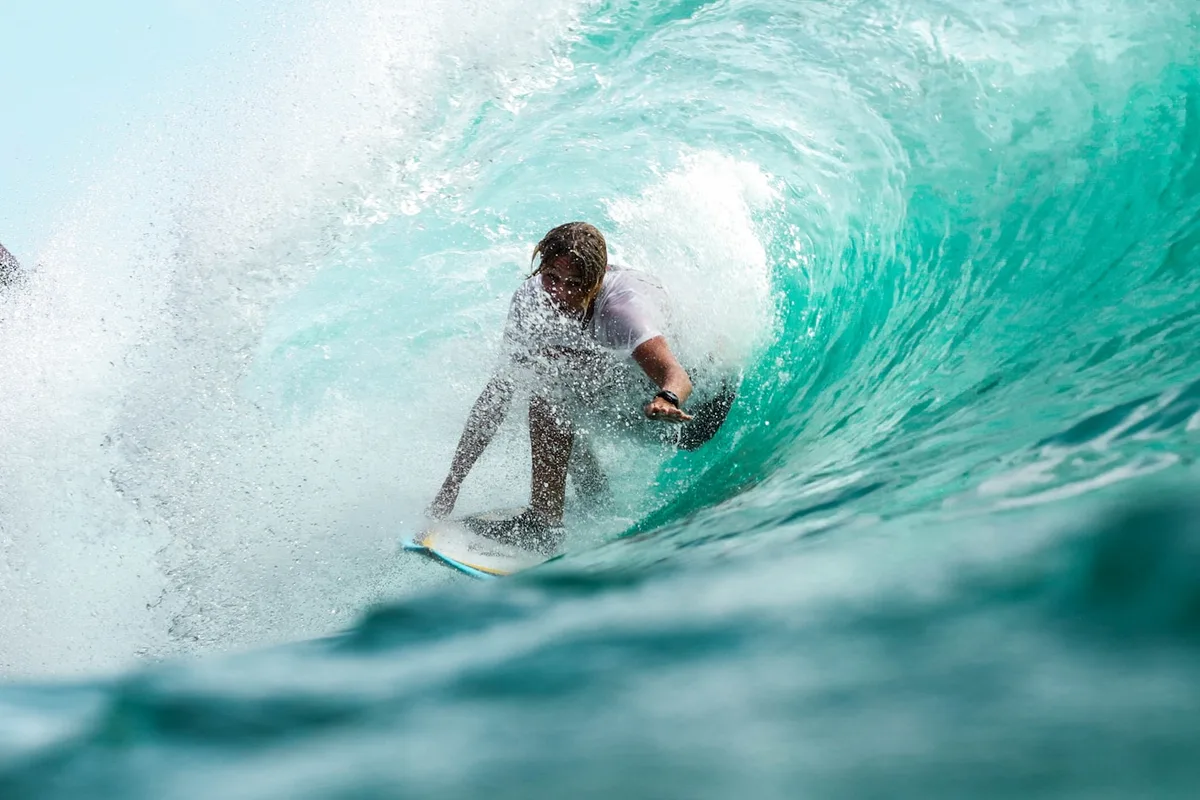 Surfing on a tropical wave